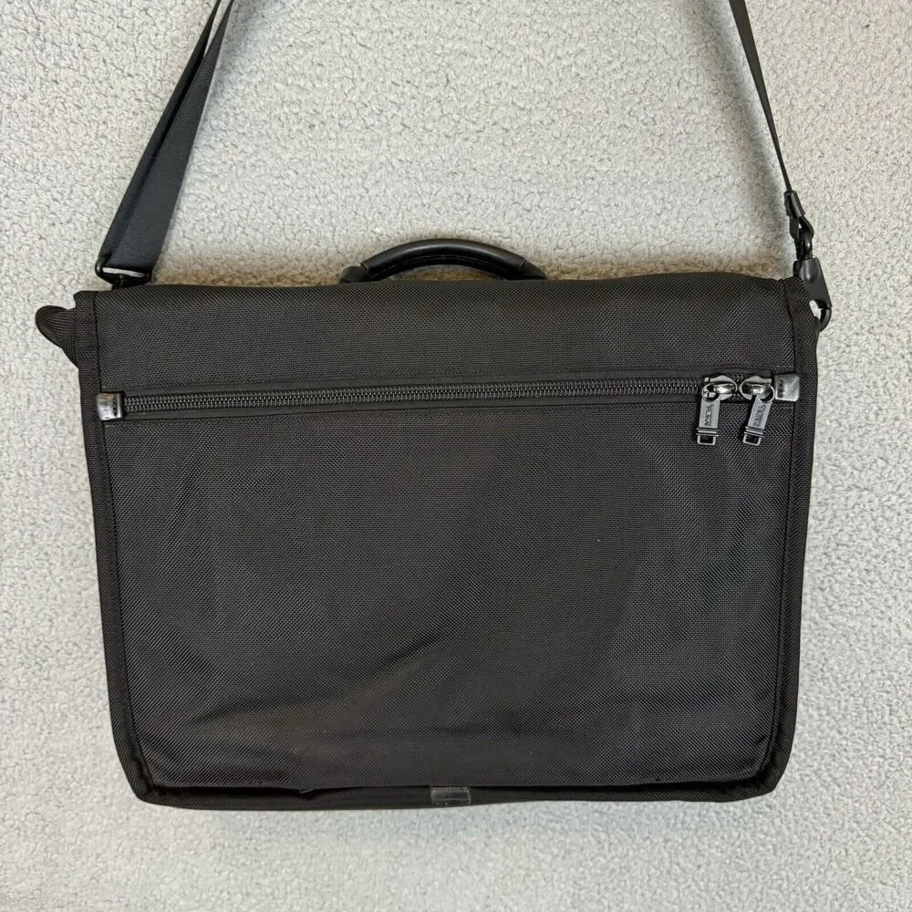 Tumi good used